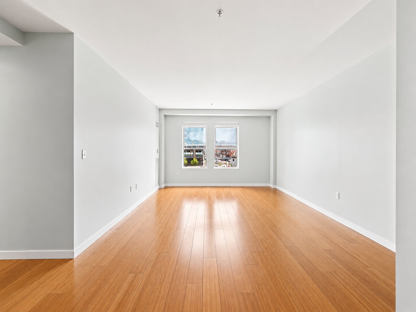 Spotless living room ready for move-in